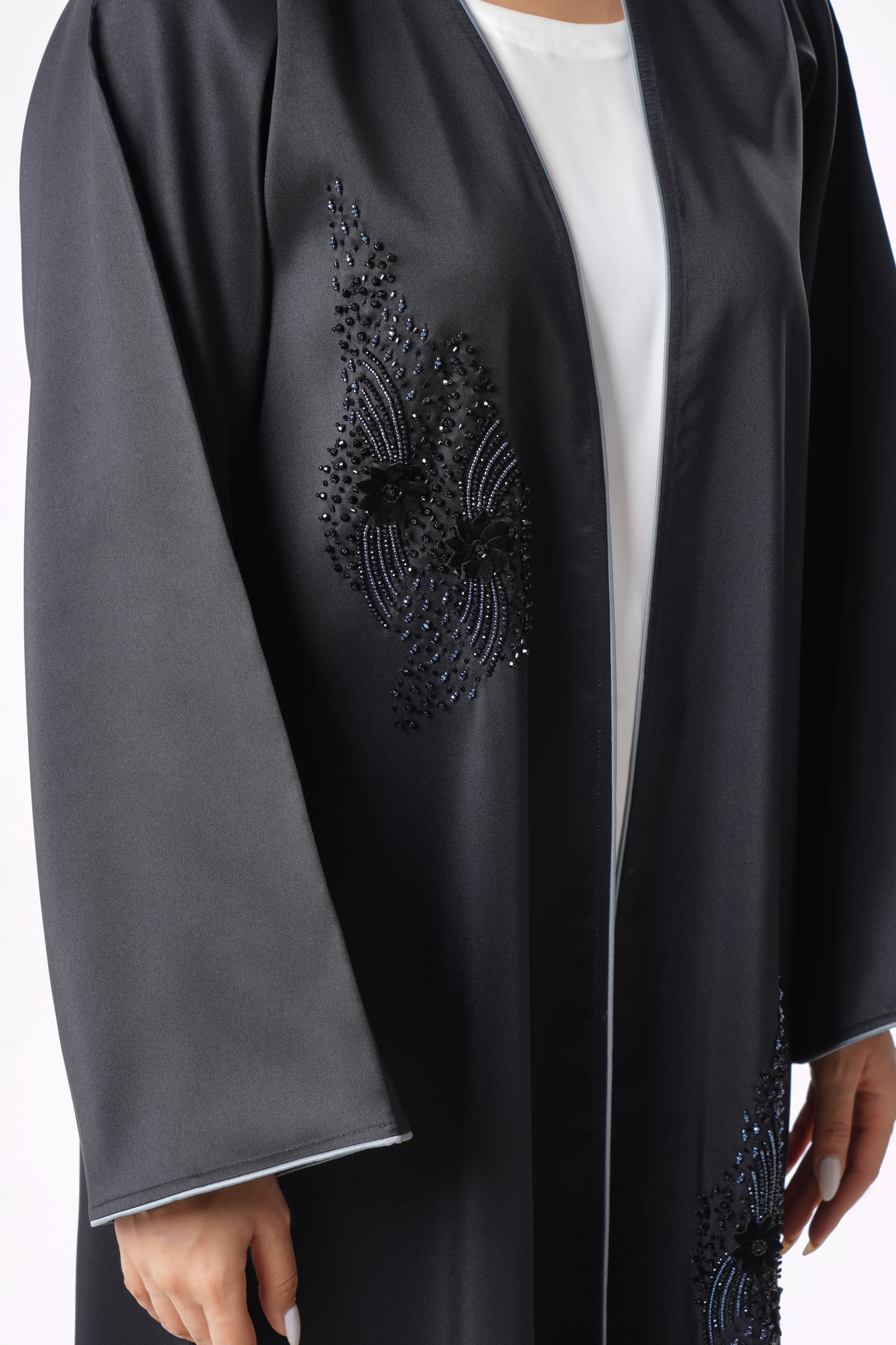 Sophisticated Black Abaya With Elegant Beaded Embellishments