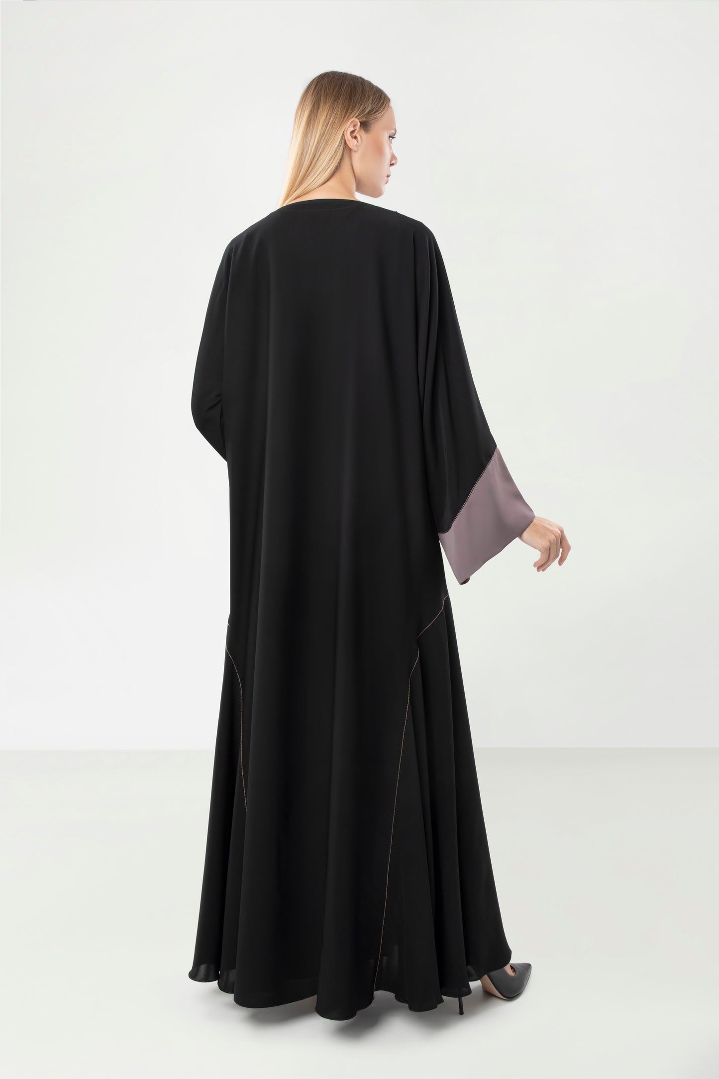 Khaleeji Style Modest Abaya
