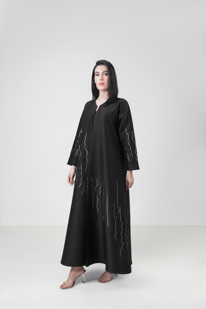 Abaya in Black With Lines Design